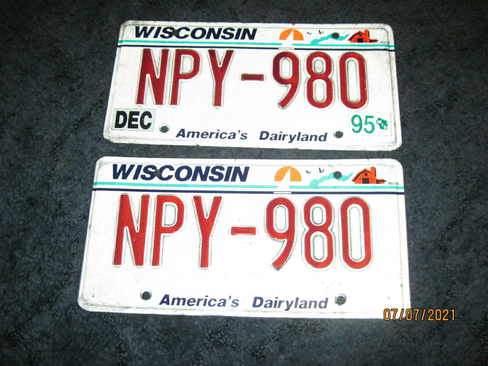 Collectible Car License Plate Set, Wisconsin Sticker 95 1995  Npy-980