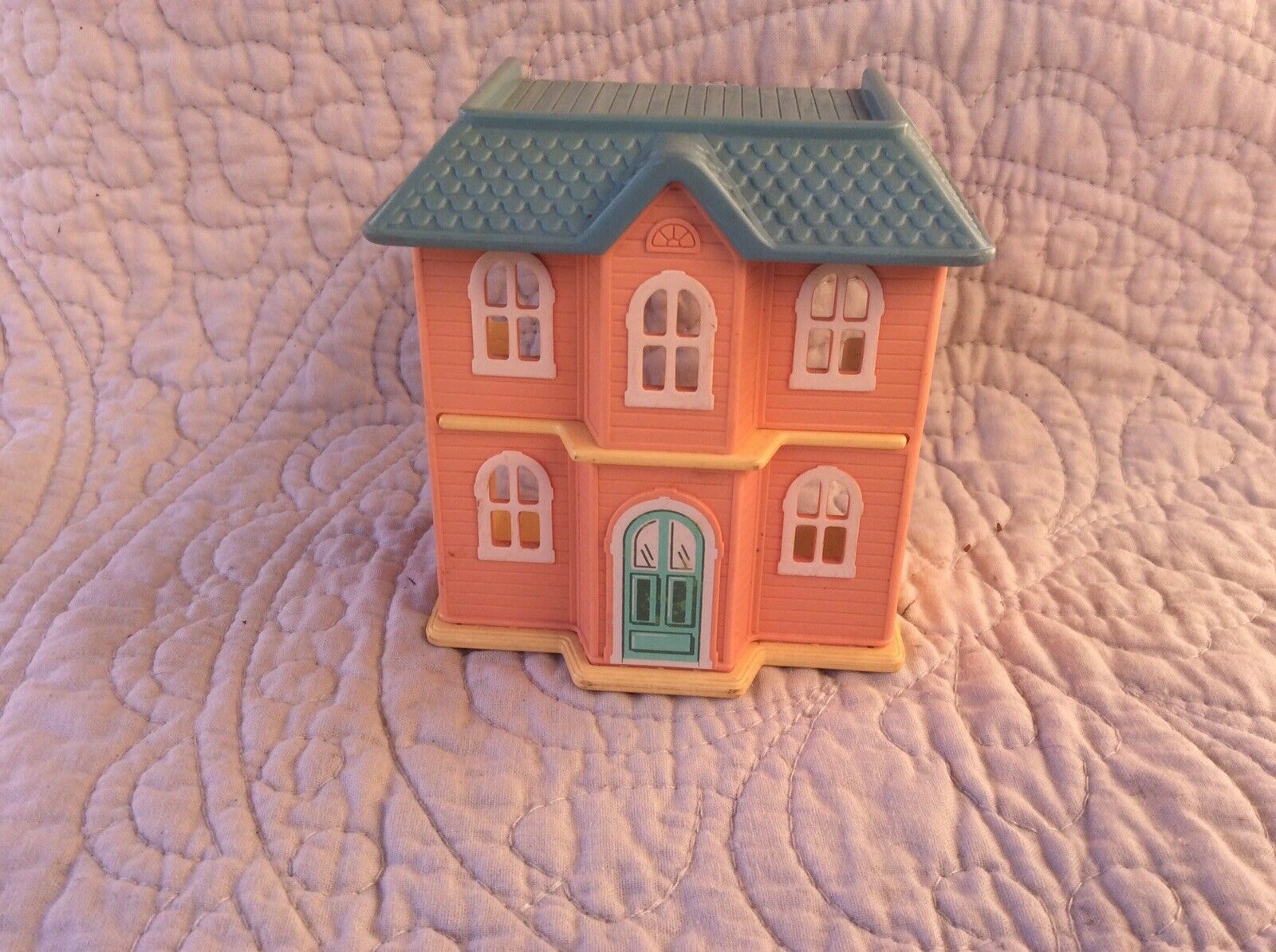 Vintage Little Tikes Minature Dollhouse Mini Pink Mansion Blue Roof