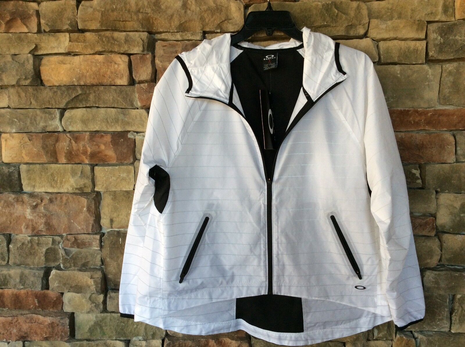 Oakley Unconventional Windbreaker Jacket Hydrofree New Tag $120 Womens Size M